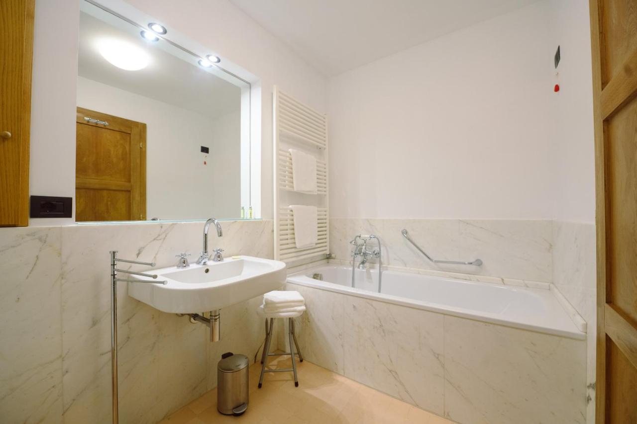 Palazzo Froussard B&B And Living Lucca Exterior photo