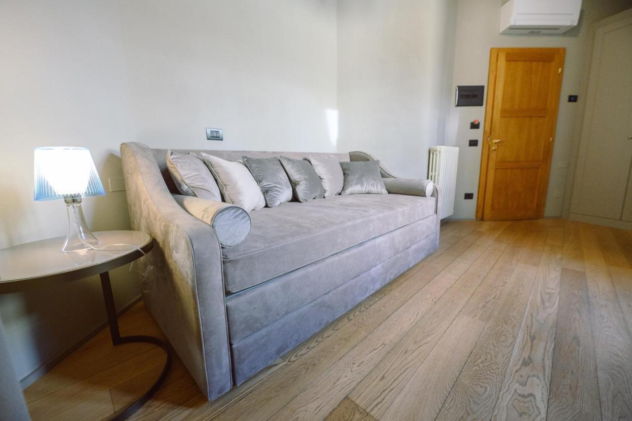 Palazzo Froussard B&B And Living Lucca Exterior photo